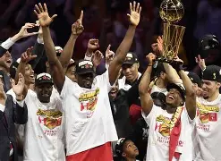 关于今晚突围战来临；多伦多猛龙围绕欧篮联回应争议；气氛紧张；球队文化再被提及的信息