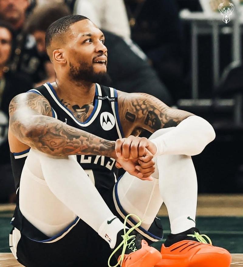 九游体育官网-刚刚！集结日密尔沃基雄鹿遗憾出局赛后纽约尼克斯调整名单以备社区盾，风云突变阿森纳窗口期完成体检(纽约尼克斯队主力阵容)